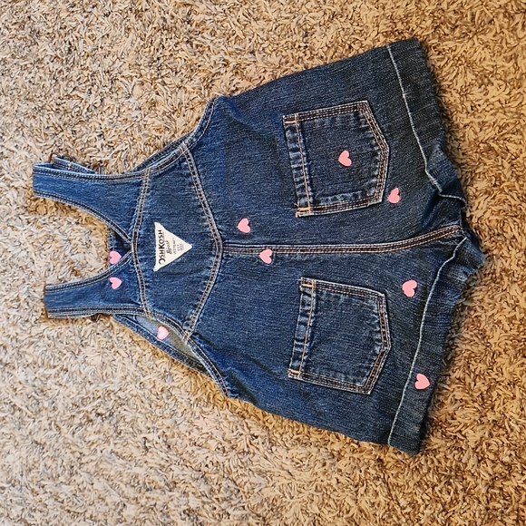OshKosh Short Bibs with Embroidered Hearts - Picture 5 of 7